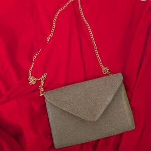 Elegant Gold Chain Shoulder Bag Shimmers Gold/Silver